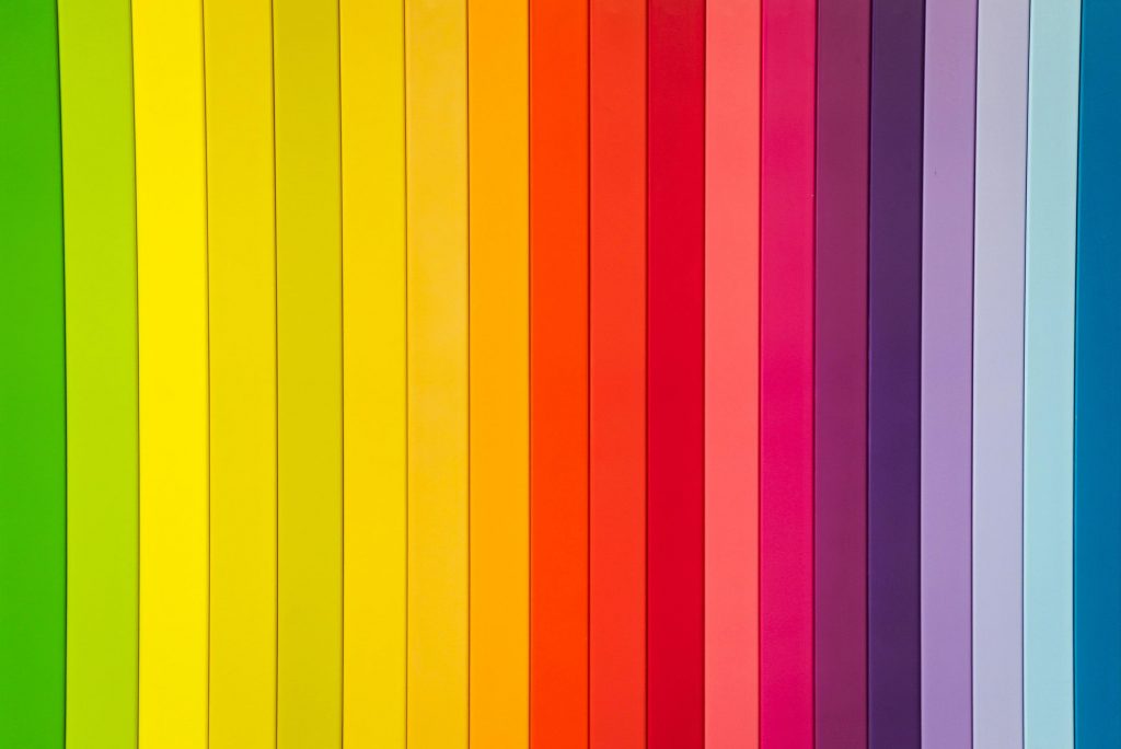Psychológia farieb farebné zladenie interiérových dverí s ostatnými prvkami